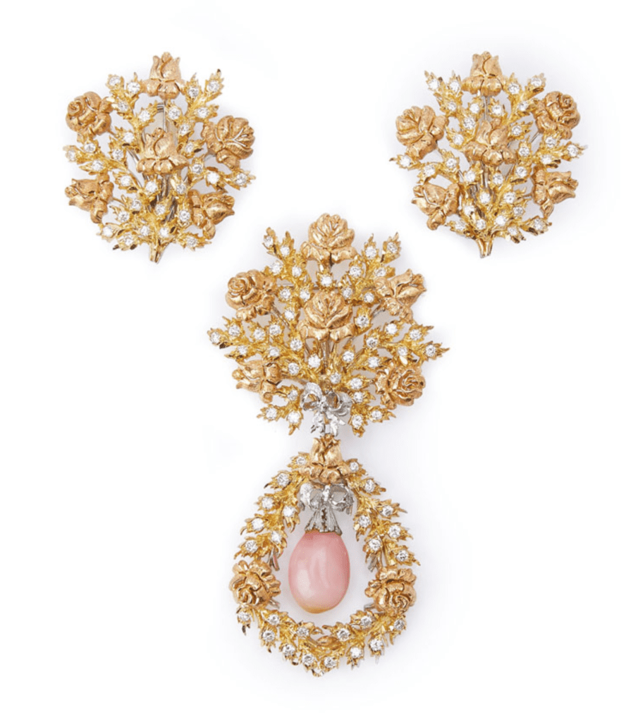 conch pearl pendant with earrings by buccellati